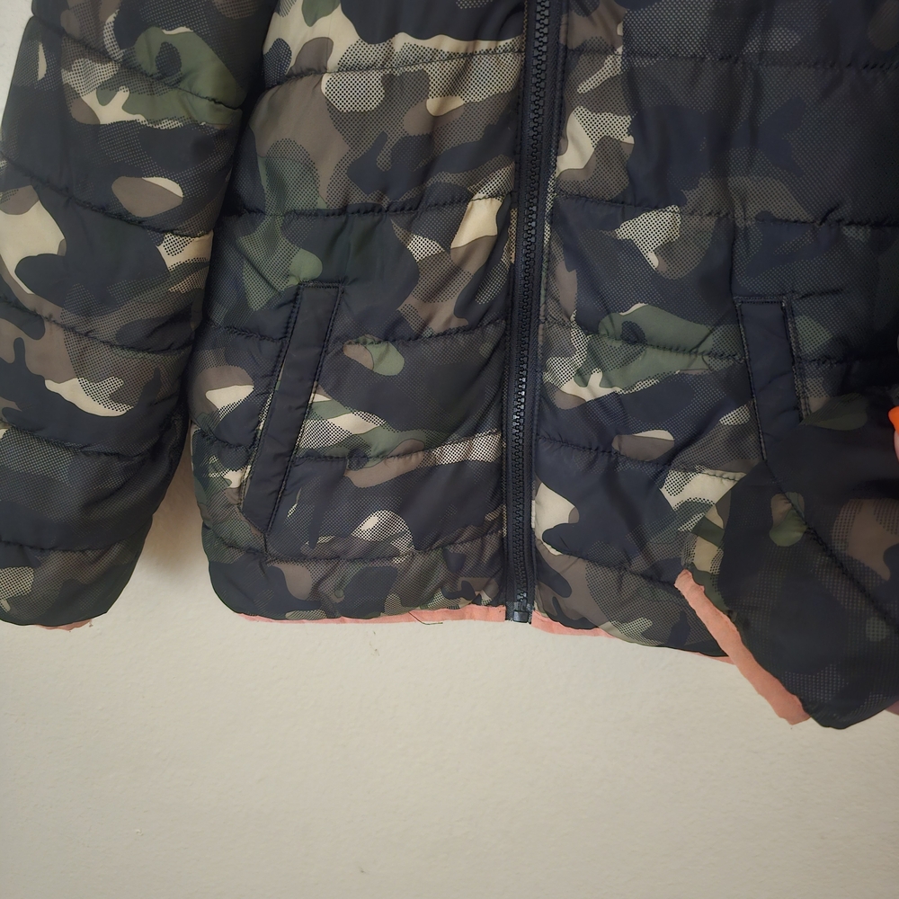 Nike Green and Black Puffer Jacket Water-Resistant Insulation - Picture 7 of 7